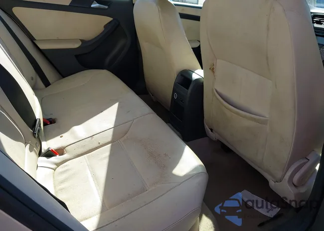 3VWDX7AJ3BM342696: 43305228