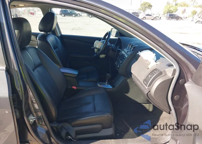 1N4AL2AP6BN427083: 43306344