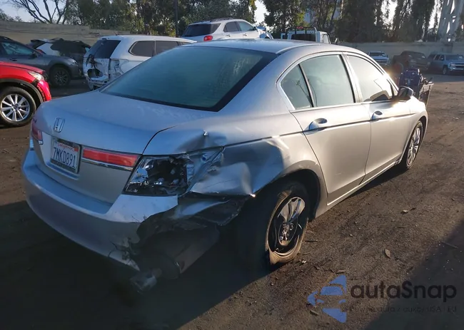 1HGCP2F38CA158785: 43306376