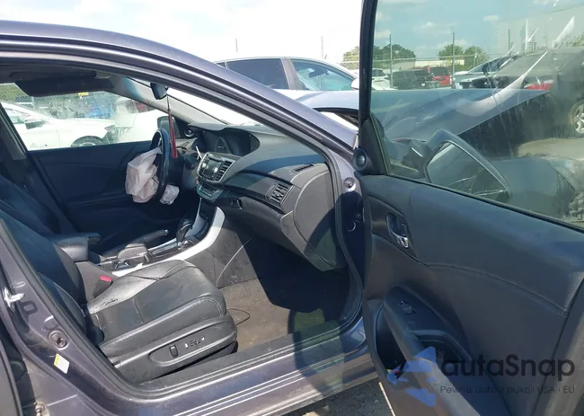 1HGCR2F85FA192029: 43305526