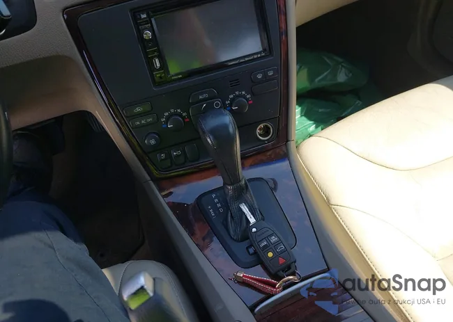 YV1RS592382683602: 43305737