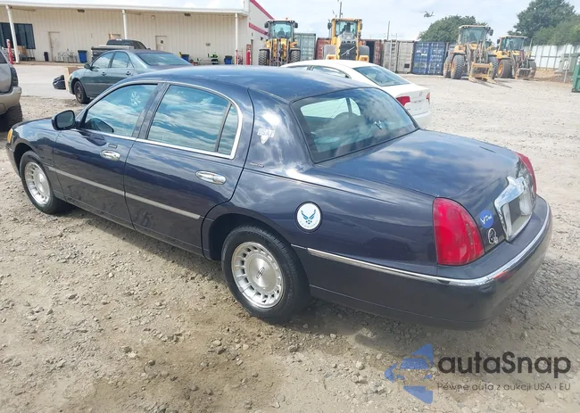 1LNHM81W6XY716837: 43306979