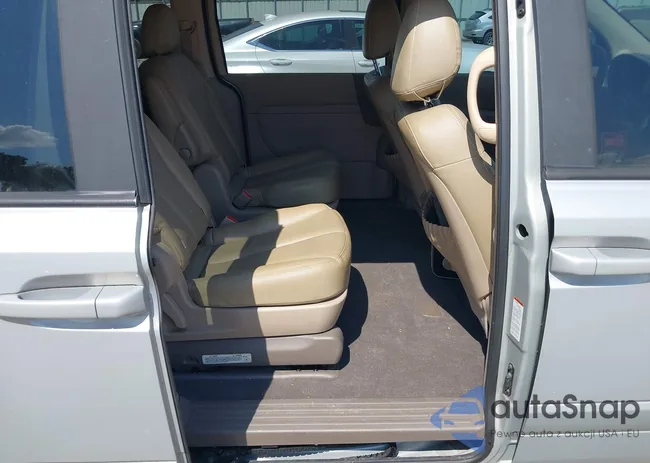 KNDMG4C78E6589641: 43306677