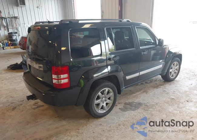 1C4PJMAK0CW199104: 43307528