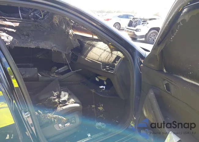 5UXCY8C09M9F44368: 43307635