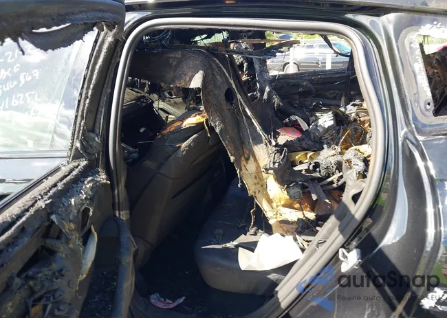 5UXCY8C09M9F44368: 43307635