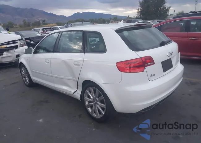 WAUBJBFM3BA065009: 43308654