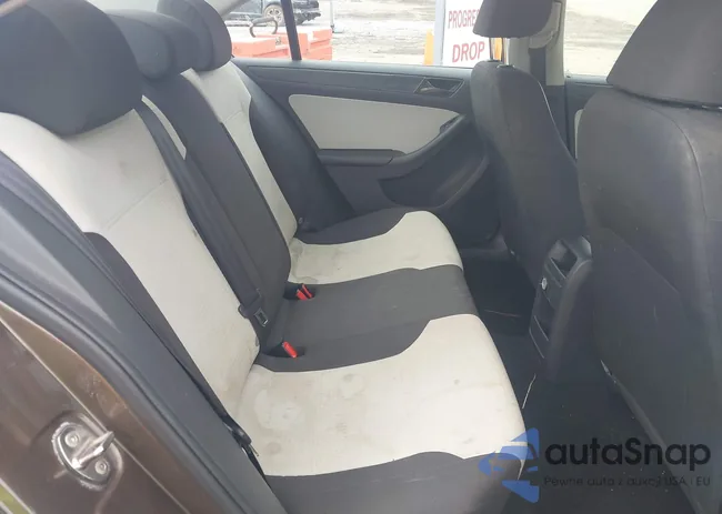 3VW2K7AJXFM264929: 43309535