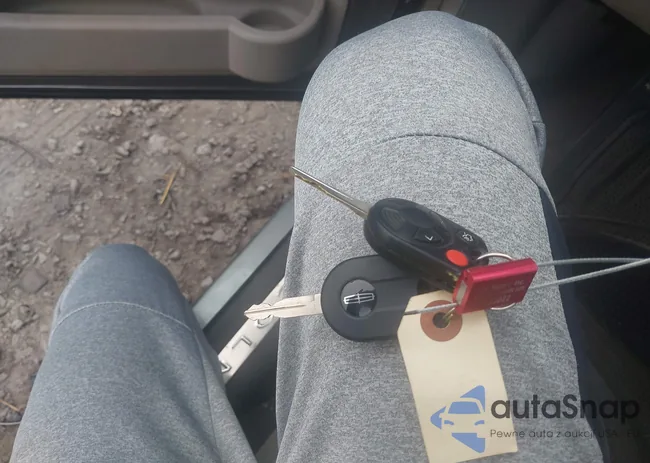 2LMDU68C58BJ17543: 43309593