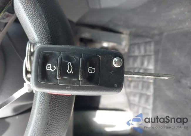 3VWD17AJ3FM256912: 43311134