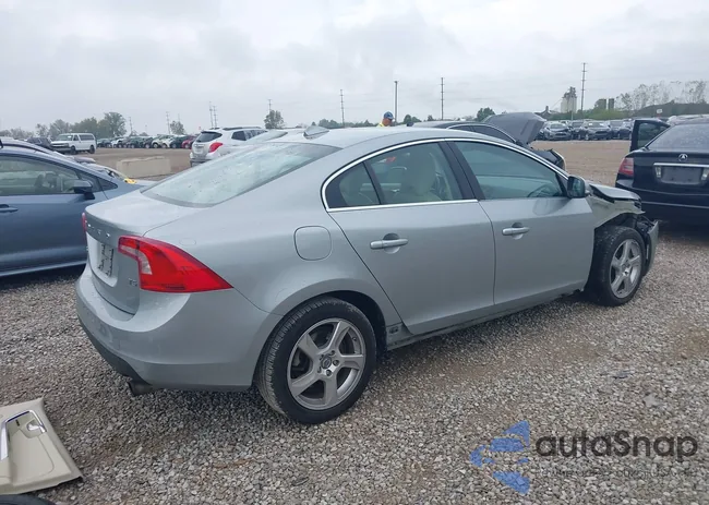 YV1612FS3D2187363: 43313035