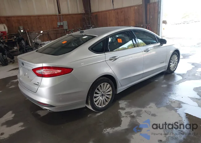 3FA6P0LUXDR115933: 43313037