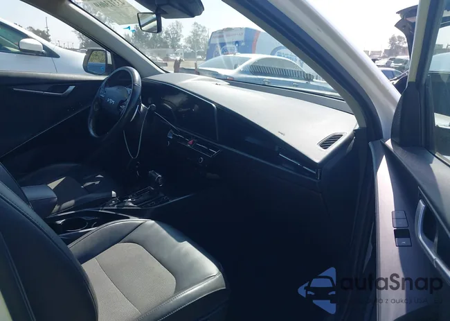 KNDCR3LE7P5053688: 43313069