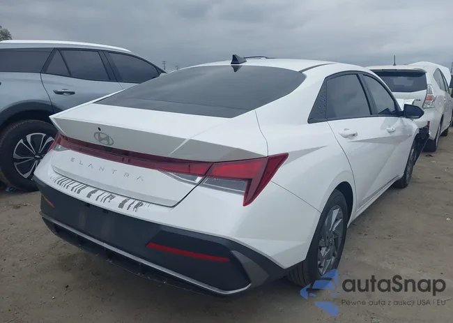 KMHLM4DG4RU806568: 43312356