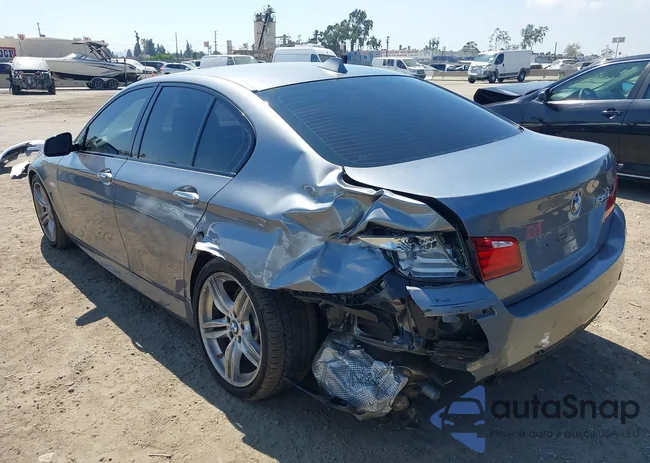 WBAFR7C53DC826715: 43313767