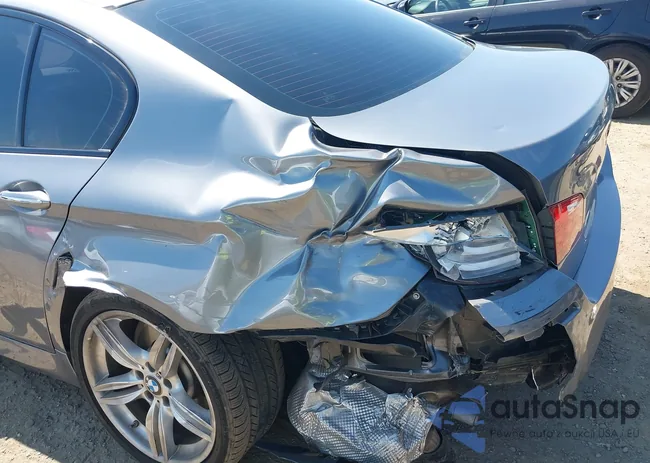 WBAFR7C53DC826715: 43313767