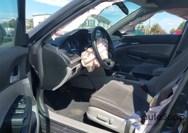 1HGCP2F41BA081586: 43314933