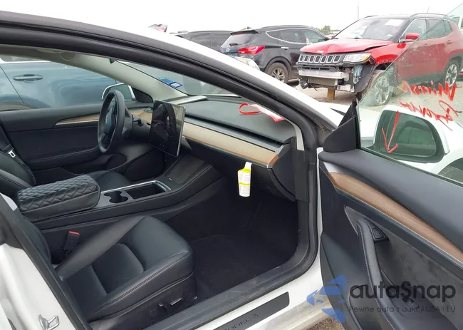 5YJ3E1EB4NF182924: 43314941