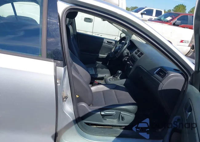 3VWD17AJ8EM292609: 43314957