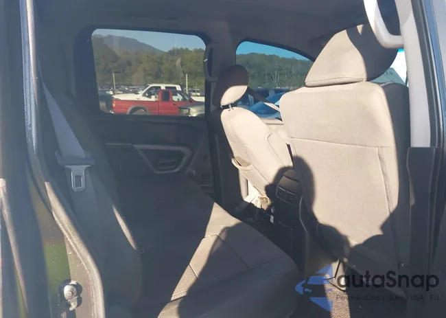 1N6BA0ED0FN506101: 43317144