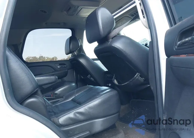 1GNFC13J98J105581: 43317284