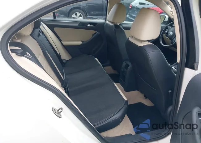 3VWLP7AJ3DM412888: 43316551