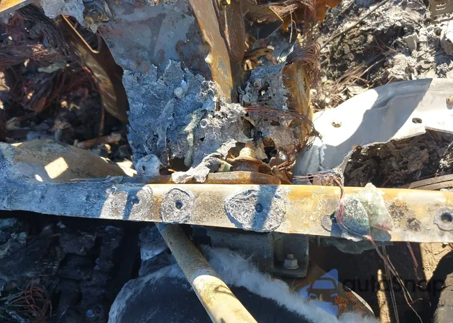 1FMJU1KT4KEA16998: 43316560