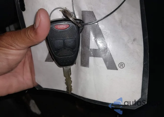 1C4NJCBAXGD764015: 43317803