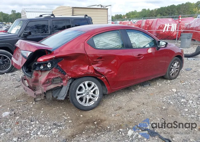 3MYDLBYV3JY315744: 43317898