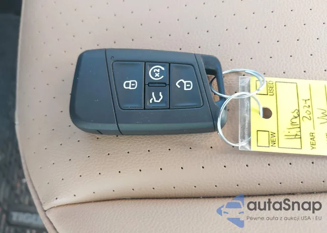 3VV8B7AX7RM232690: 43317979