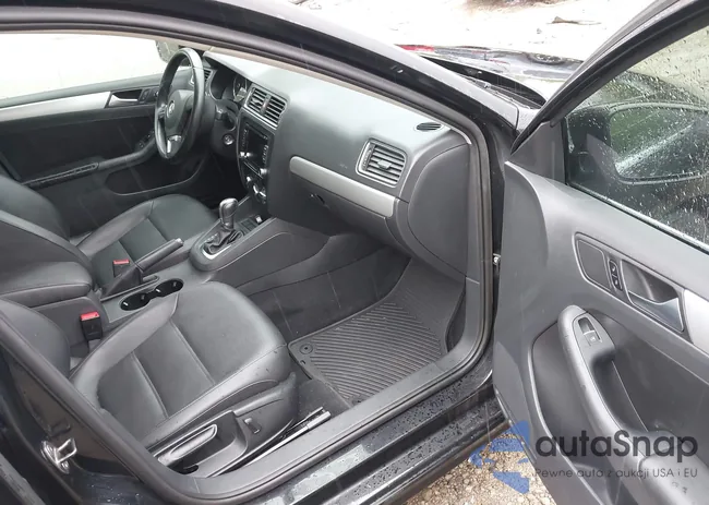 3VWDX7AJXDM366979: 43317998