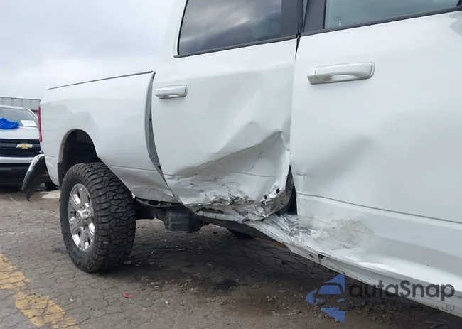 3C6UR5DL2NG436934: 43318002