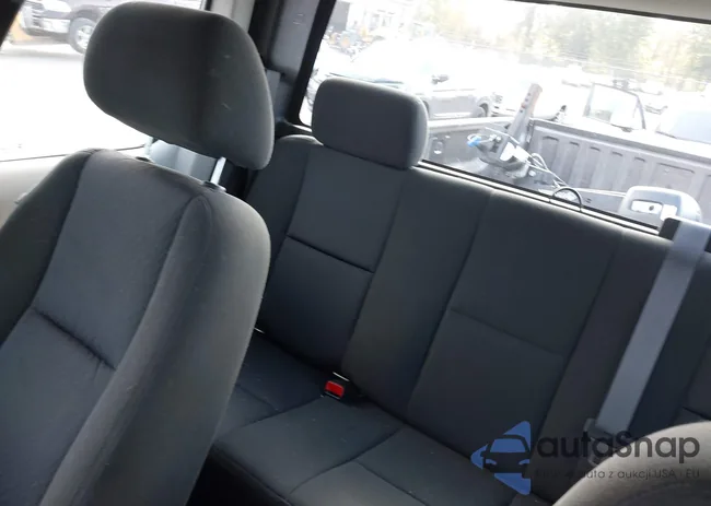 1GCRKPEA0CZ304568: 43318107