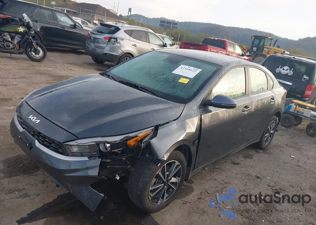 3KPF24AD0RE777909: 43318122