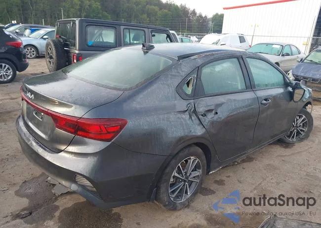 3KPF24AD0RE777909: 43318122