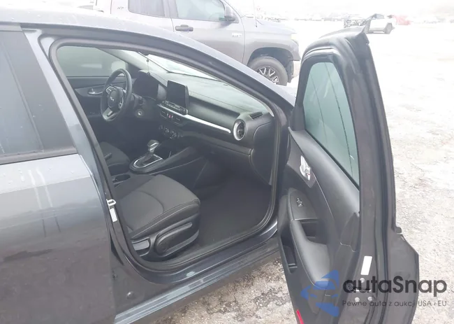 3KPF24AD3NE481177: 43318181