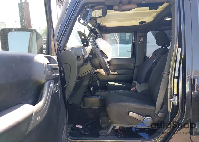 1C4BJWDG9FL762606: 43319061