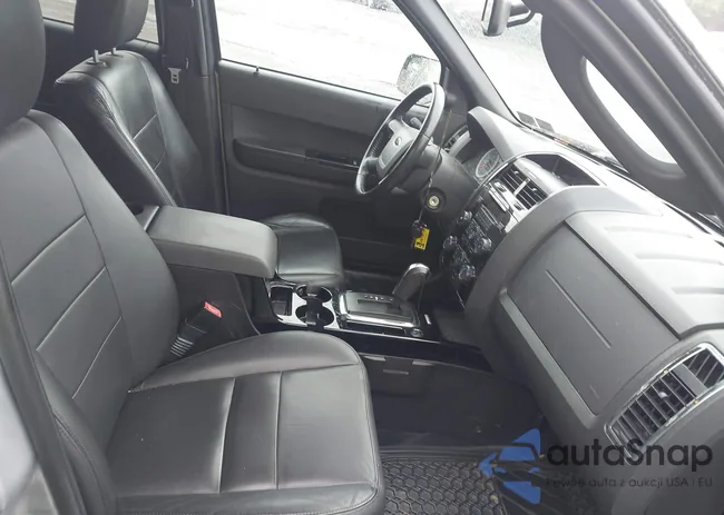 1FMCU9EG5BKA90759: 43318367