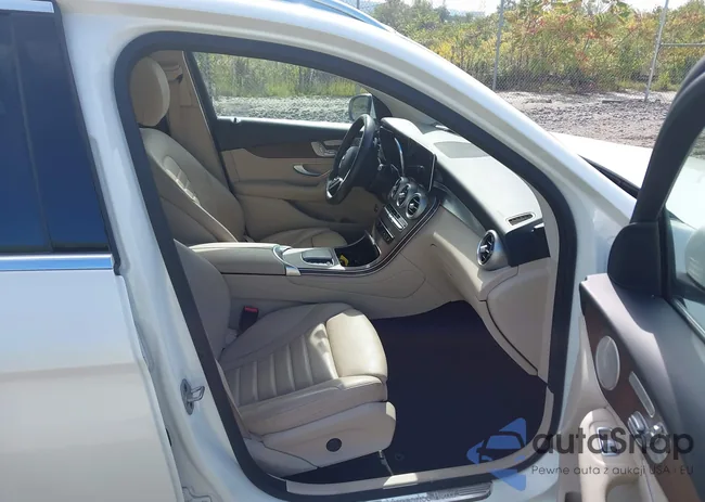 W1N0G8EB7MF992234: 43318607