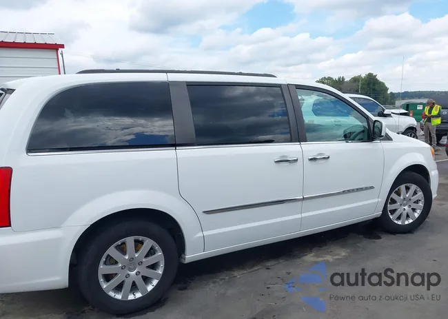 2C4RC1BGXGR222379: 43319982