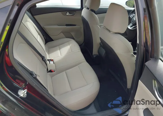 3KPF24AD1KE130375: 43320118