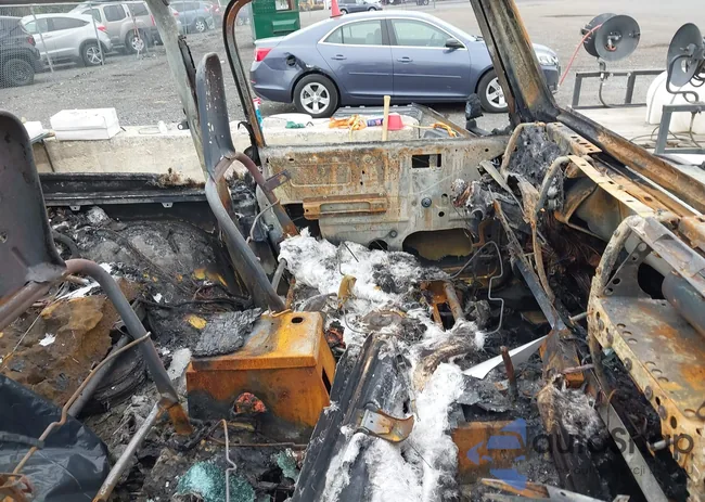 1J4FA49S91P328135: 43320243