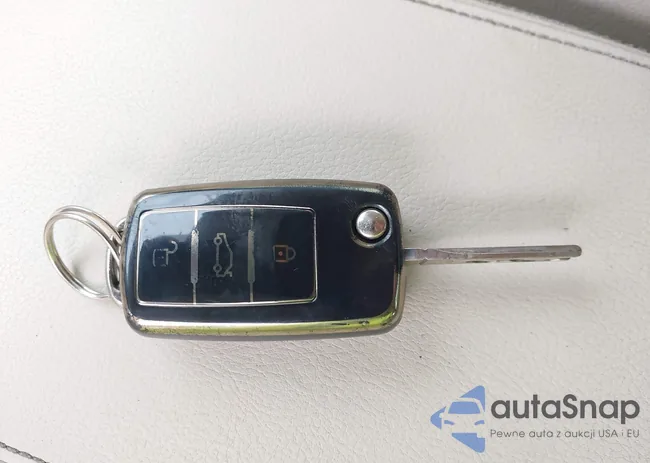 1VWAT7A32FC104426: 43320874