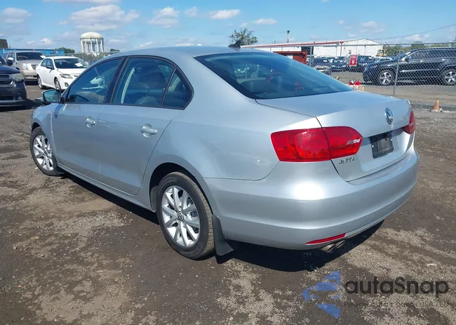 3VWDZ7AJ4BM350025: 43320942