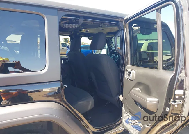 1C4HJXDM1MW639917: 43320662