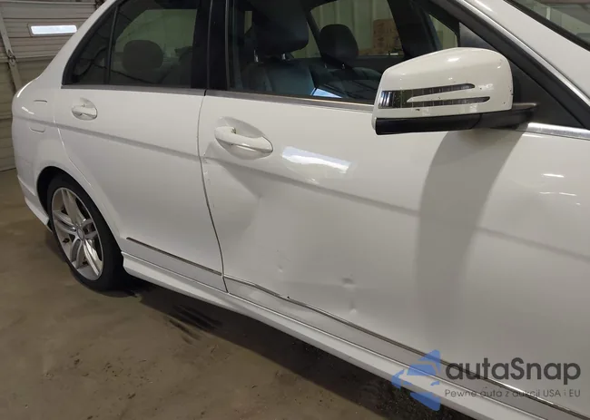 WDDGF4HB1ER303789: 43321853