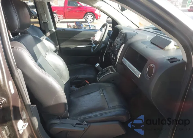 1C4NJCEA9GD676987: 43322752