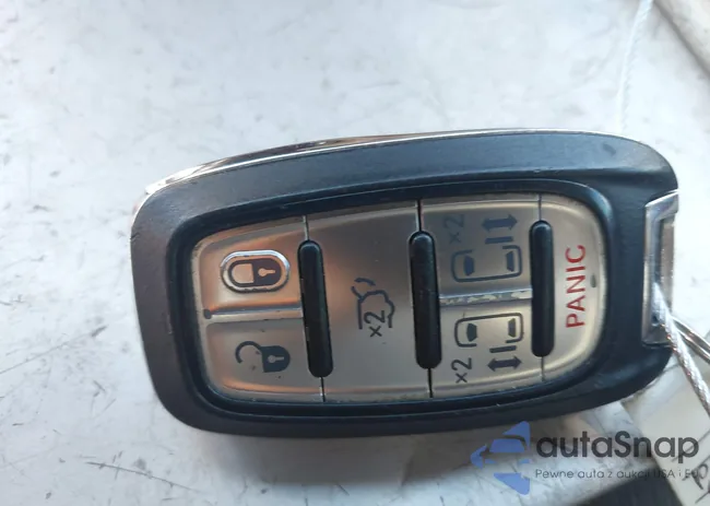 2C4RC1DG8HR704816: 43322839