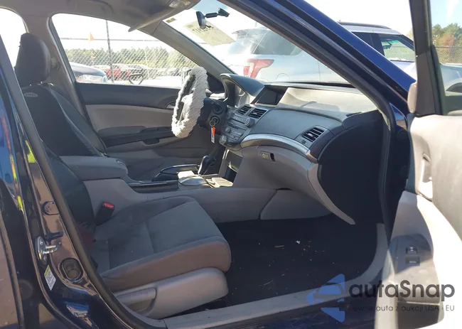 1HGCP2F40CA126261: 43322917