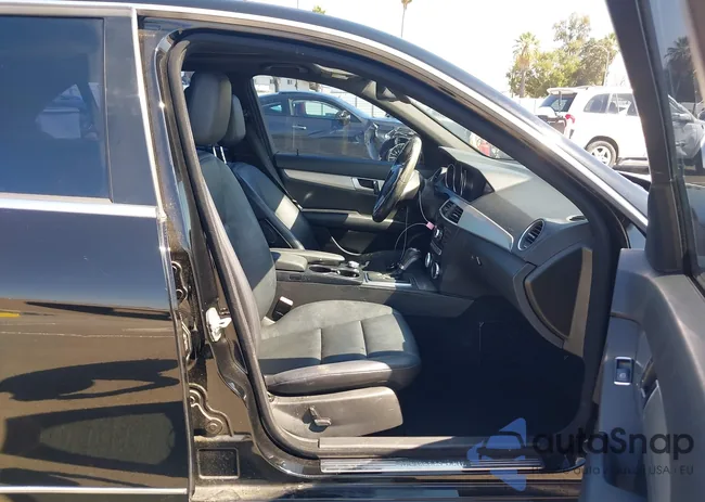 WDDGF4HBXCR213926: 43322697